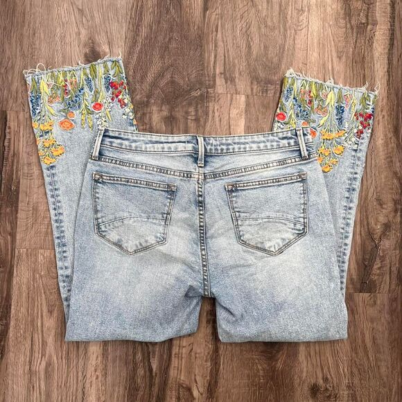 Anthropologie Driftwood Boho Embroidered Frayed Ankle Colette Jeans - Picture 6 of 7